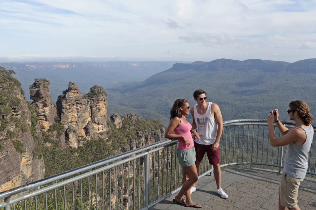 Blue Mountains - Backpackers at Echo Point Three Sisters Lookout, Katoomba